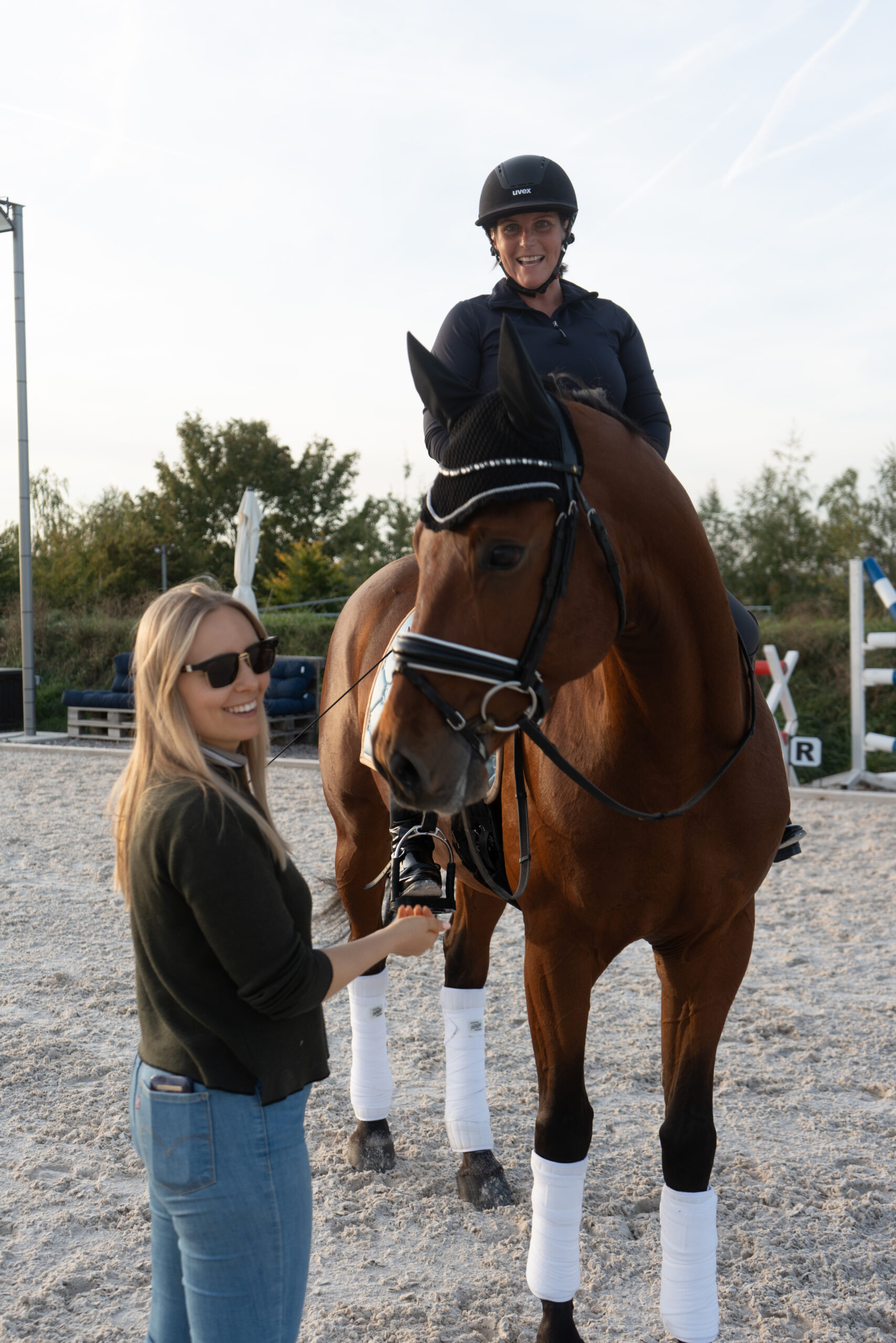 Petra L. mit ihrem Pferd und Vanessa