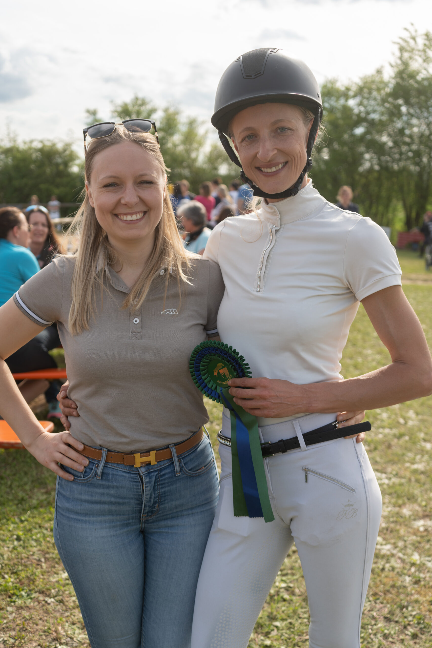 Sabrina G. mit Vanessa auf dem Turnier